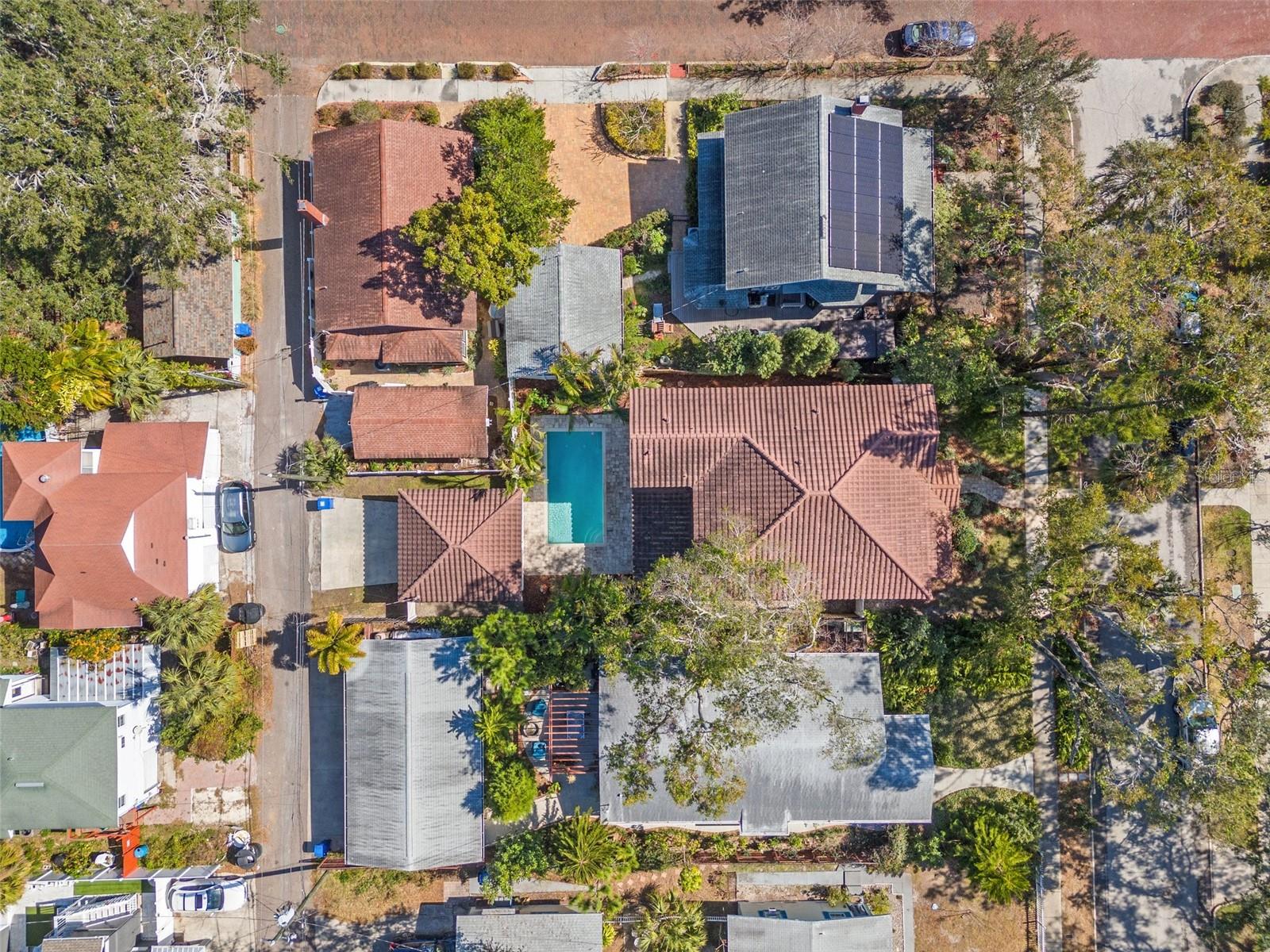 811 19TH AVE N, ST PETERSBURG, FL, 33704