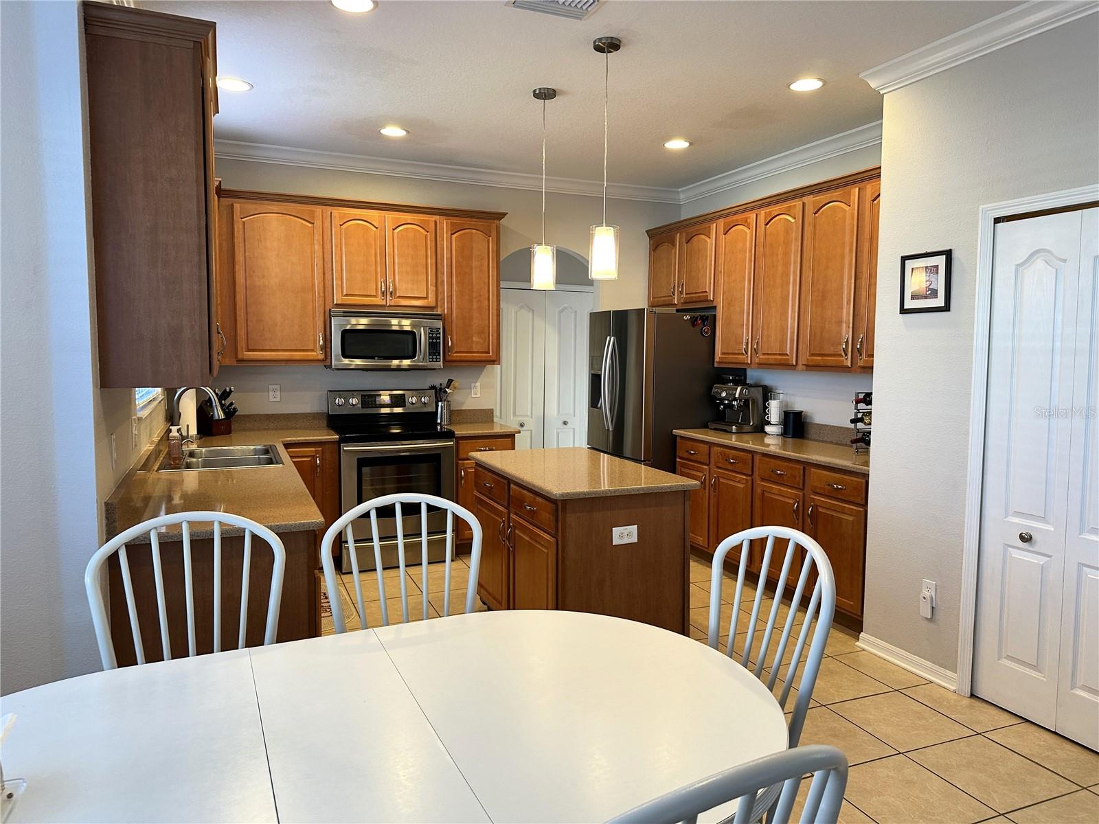 8010 ABBEY MIST CV, TAMPA, FL, 33619