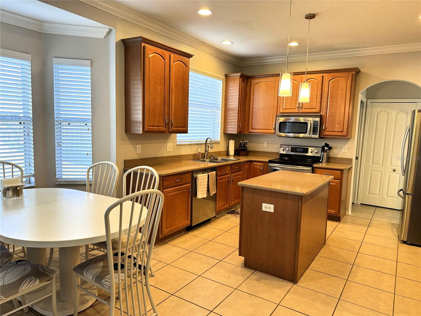 8010 ABBEY MIST CV, TAMPA, FL, 33619