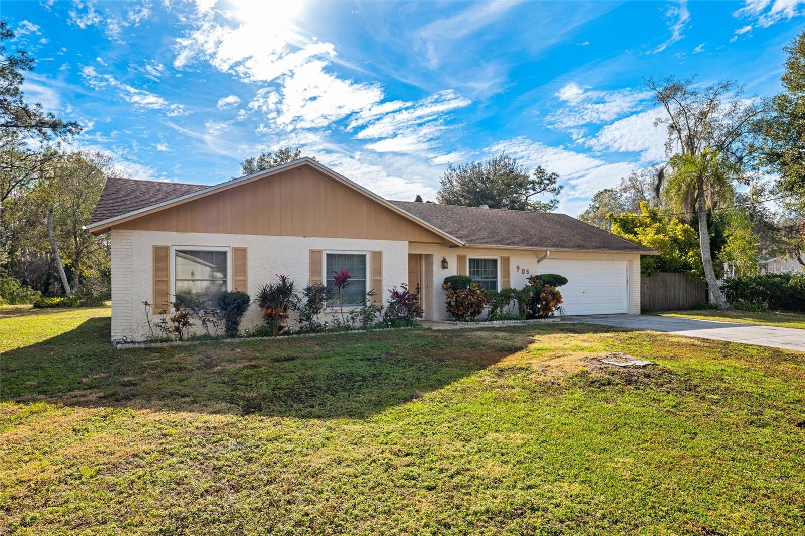 905 W RIVER DR, TEMPLE TERRACE, FL, 33617