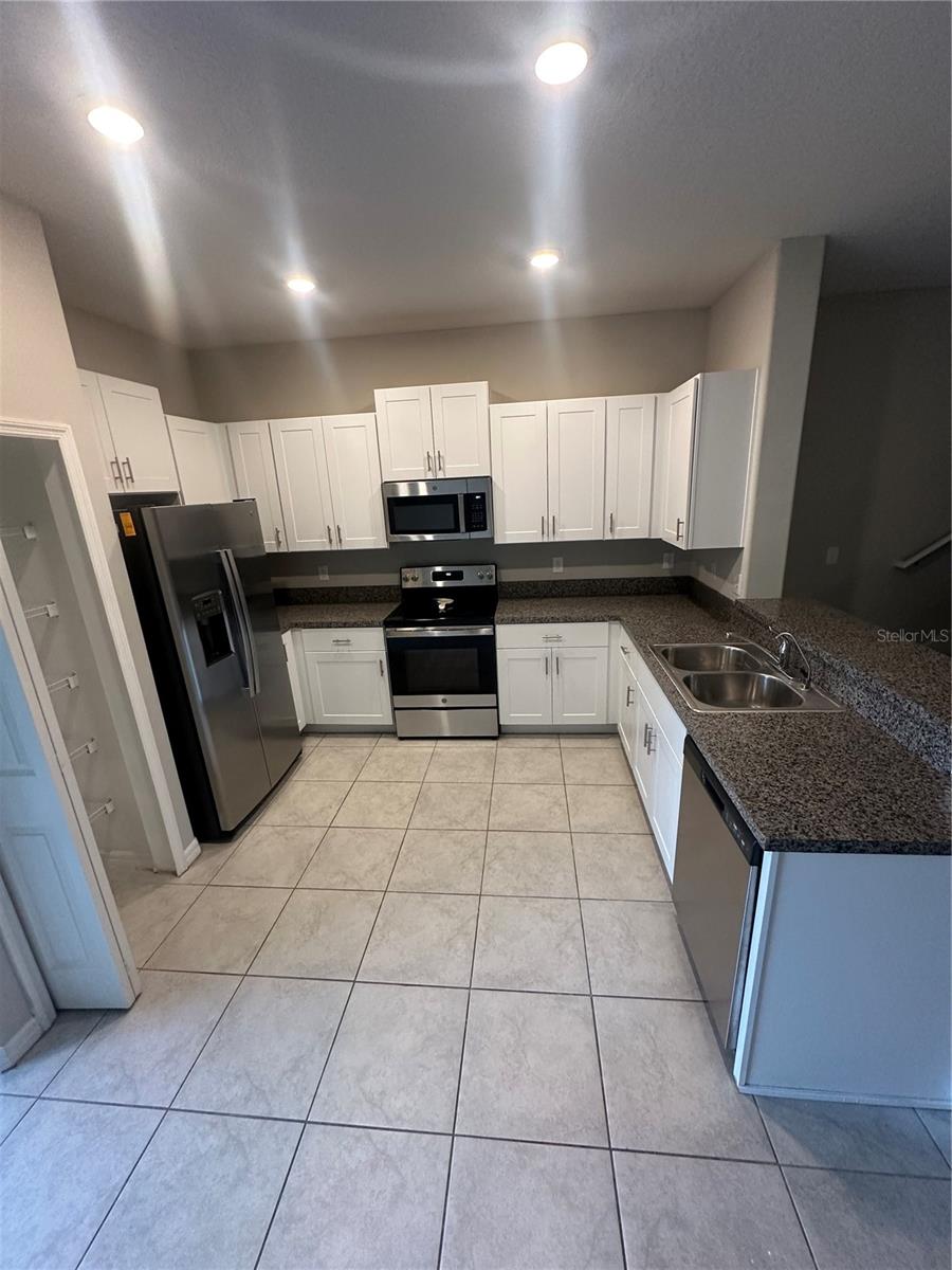 4431 GLOBE THISTLE DR, TAMPA, FL, 33619