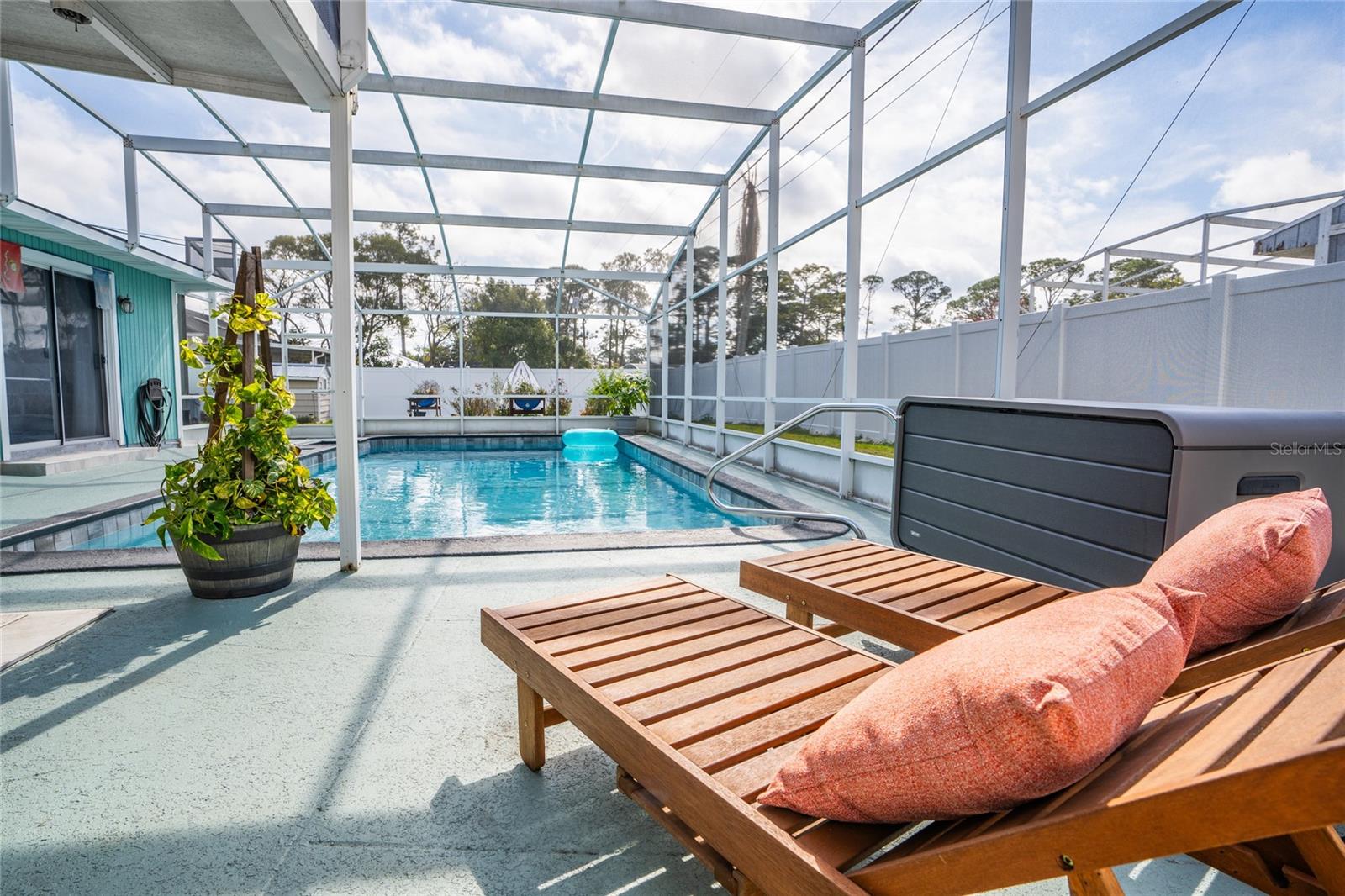 2720 QUEEN PALM DR, EDGEWATER, FL, 32141