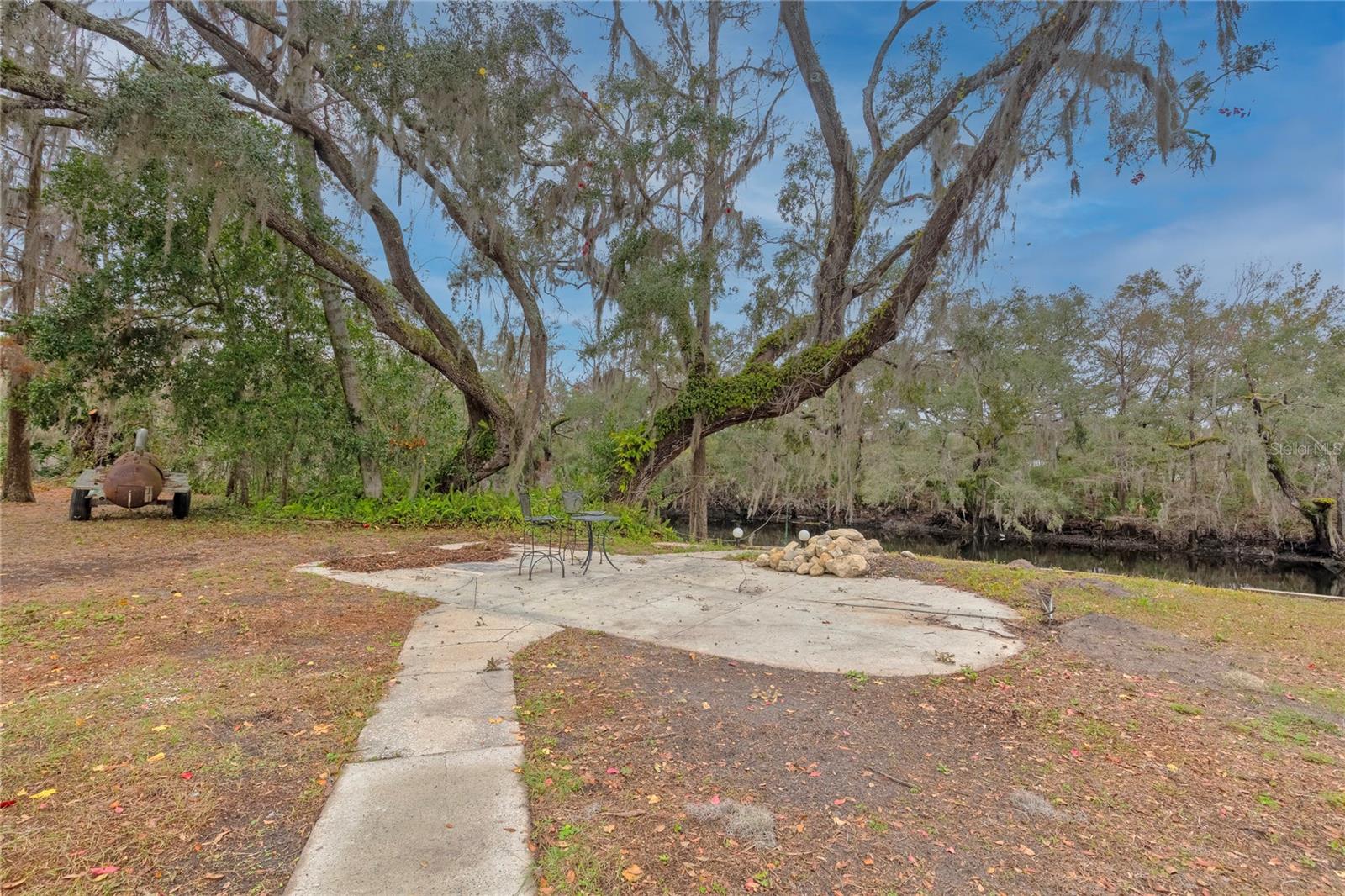 11927 RIVERHILLS DR, TEMPLE TERRACE, FL, 33617
