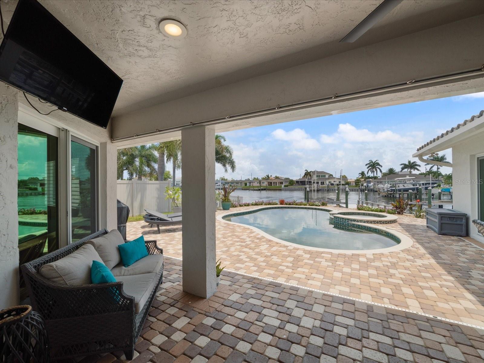 725 CAPRI BLVD, TREASURE ISLAND, FL, 33706