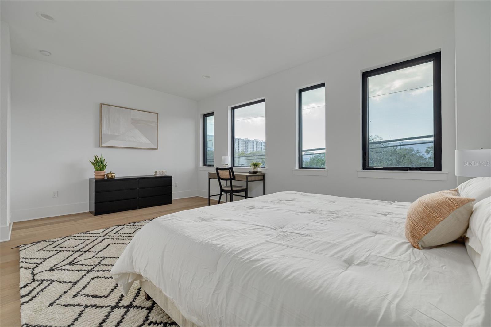 233 8TH ST N, ST PETERSBURG, FL, 33701