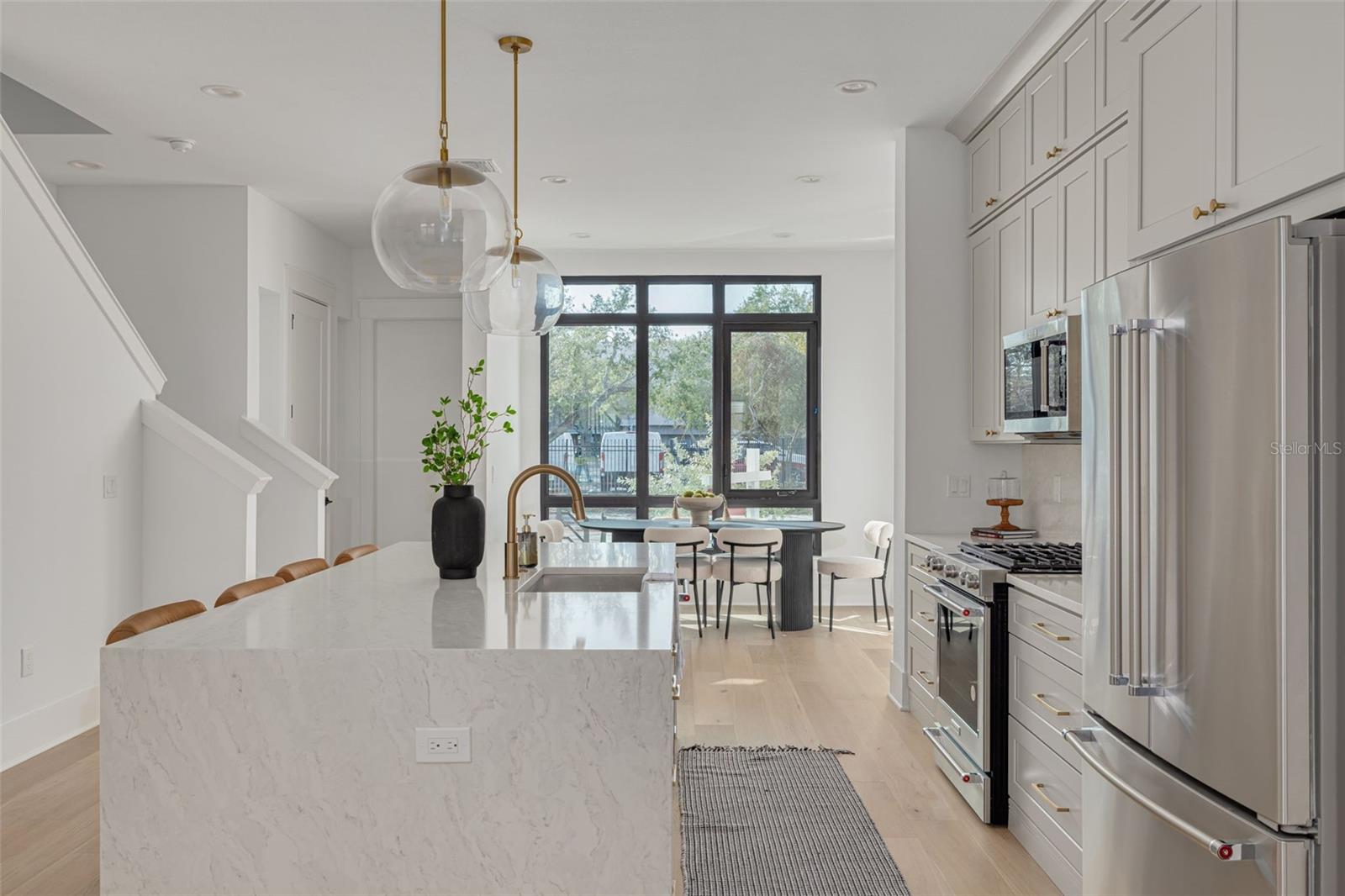 233 8TH ST N, ST PETERSBURG, FL, 33701