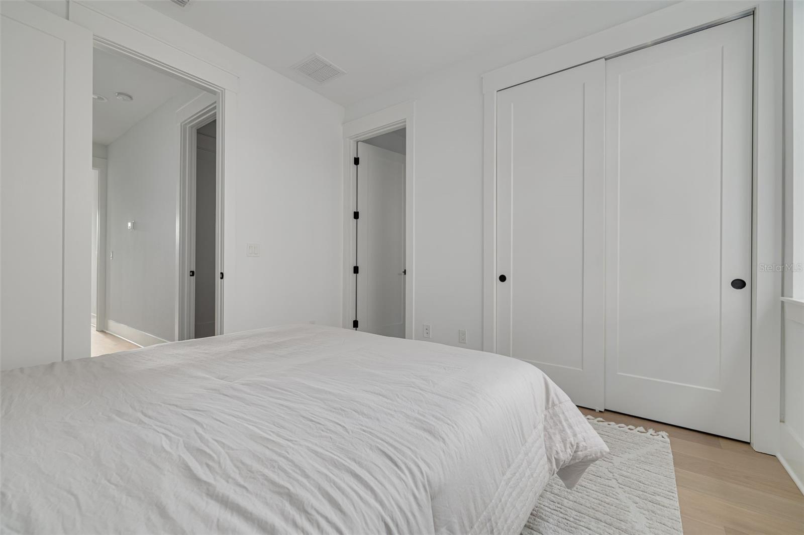 233 8TH ST N, ST PETERSBURG, FL, 33701