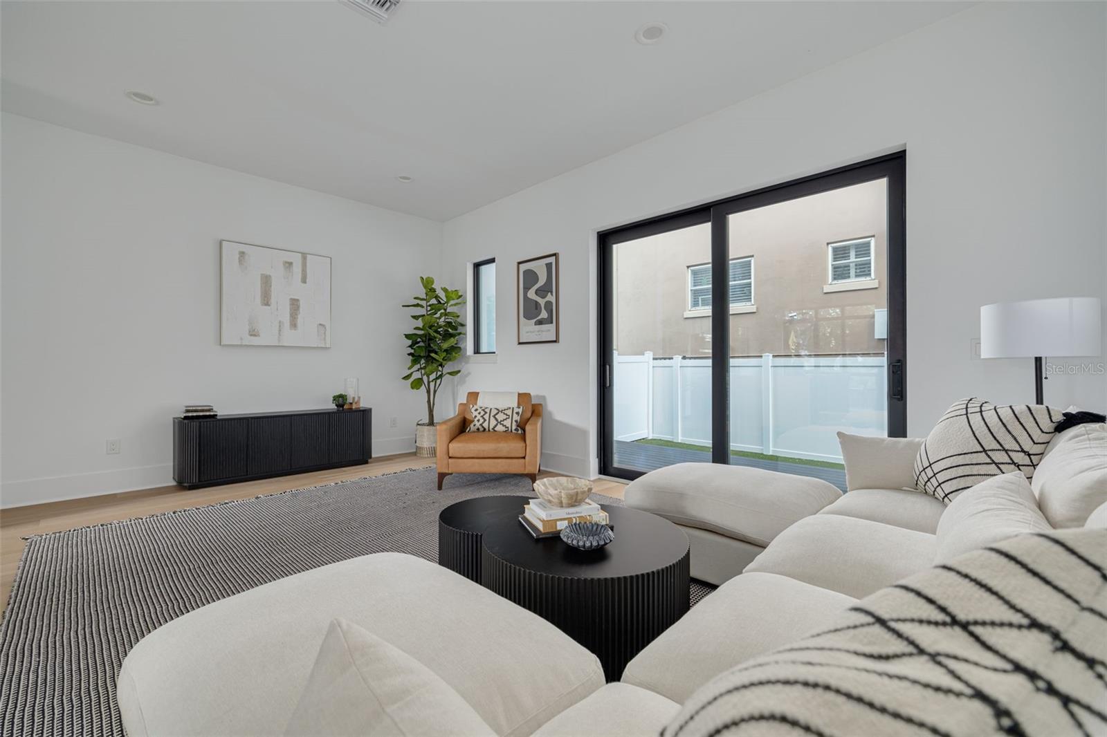 233 8TH ST N, ST PETERSBURG, FL, 33701