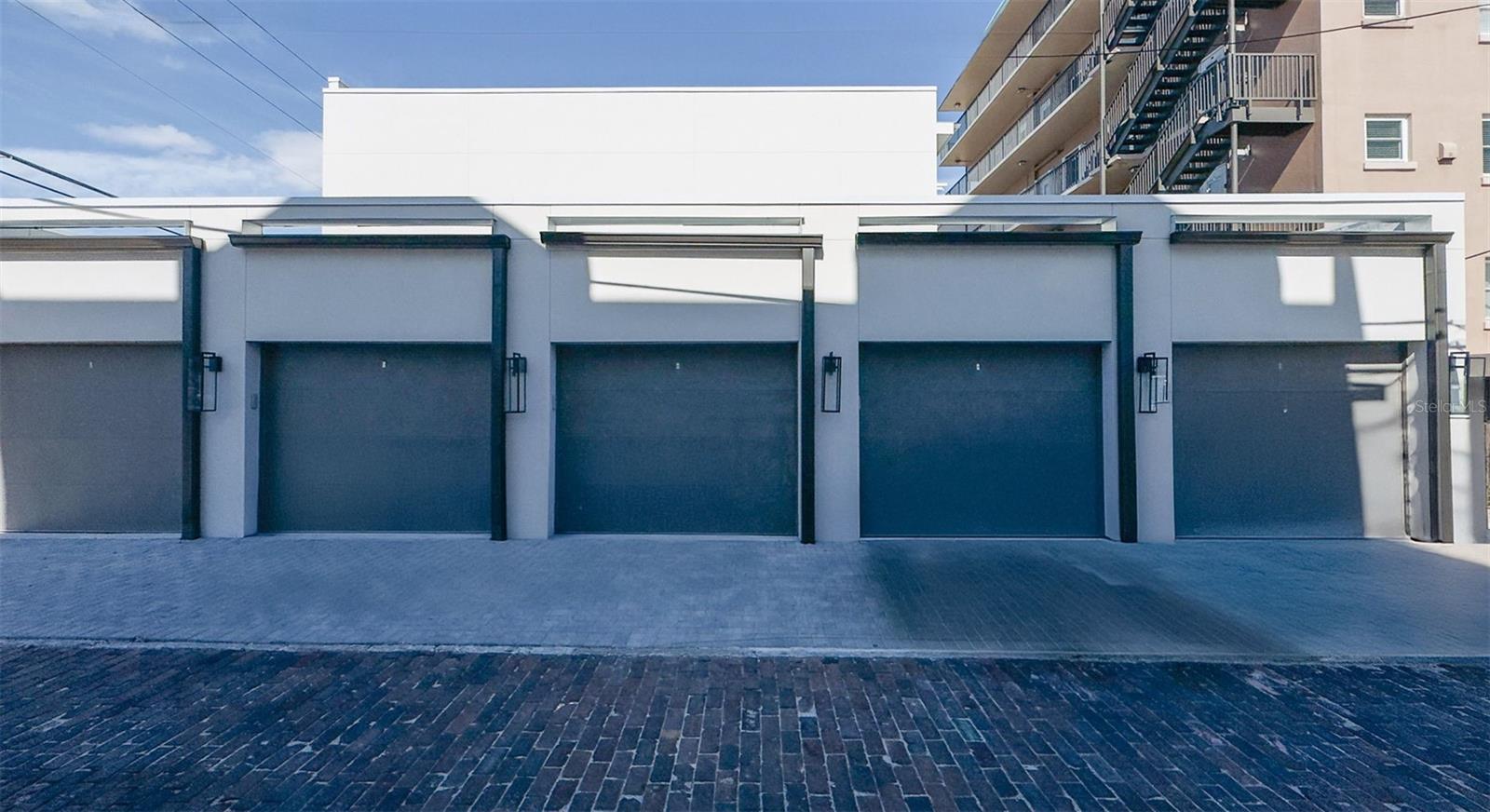 233 8TH ST N, ST PETERSBURG, FL, 33701