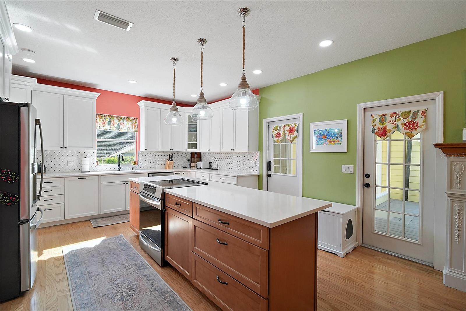 163 N CLAYTON ST, MOUNT DORA, FL, 32757