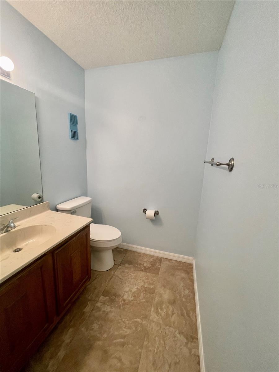 1404 OAK PL #J, APOPKA, FL, 32712