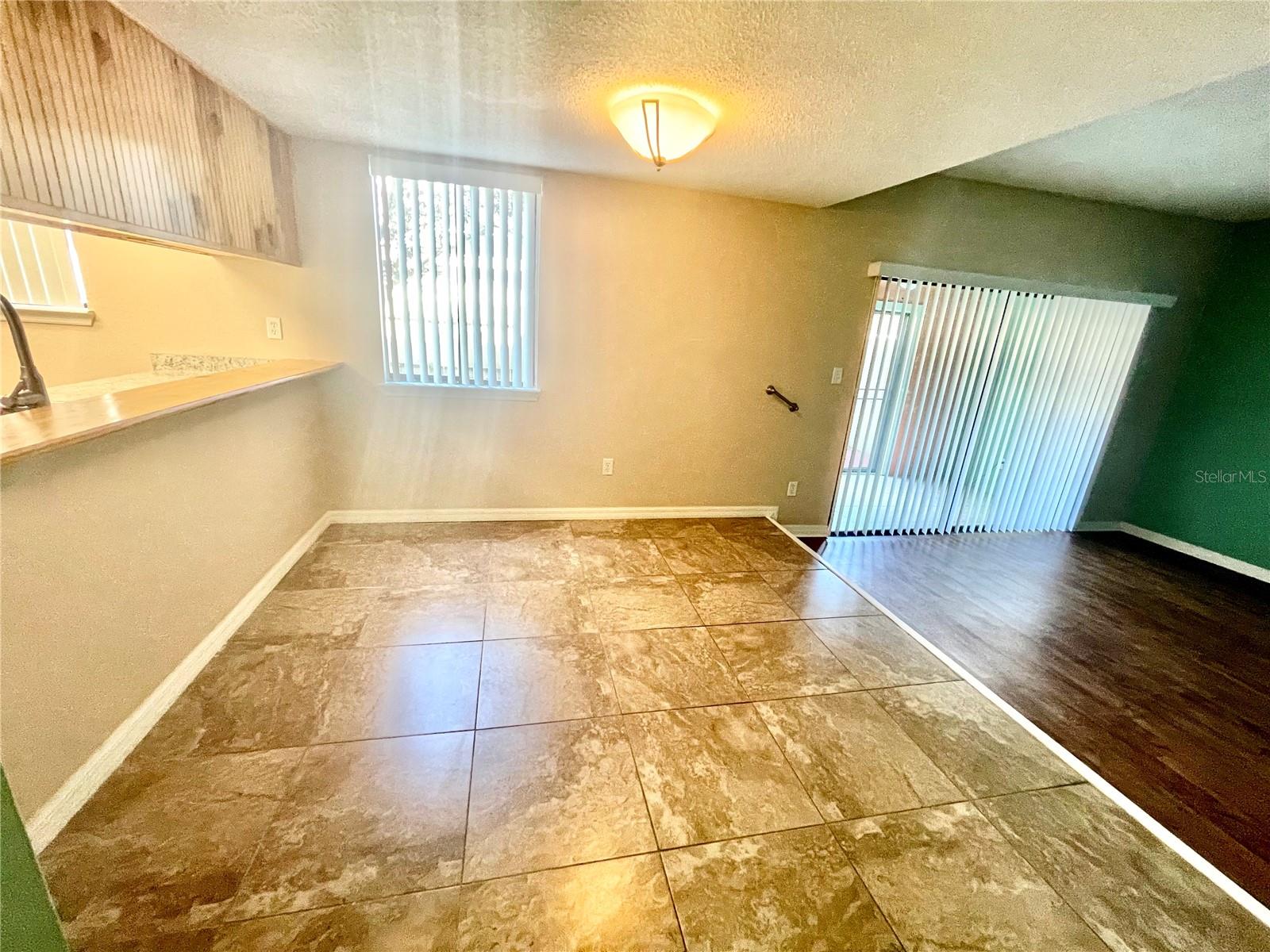 1404 OAK PL #J, APOPKA, FL, 32712