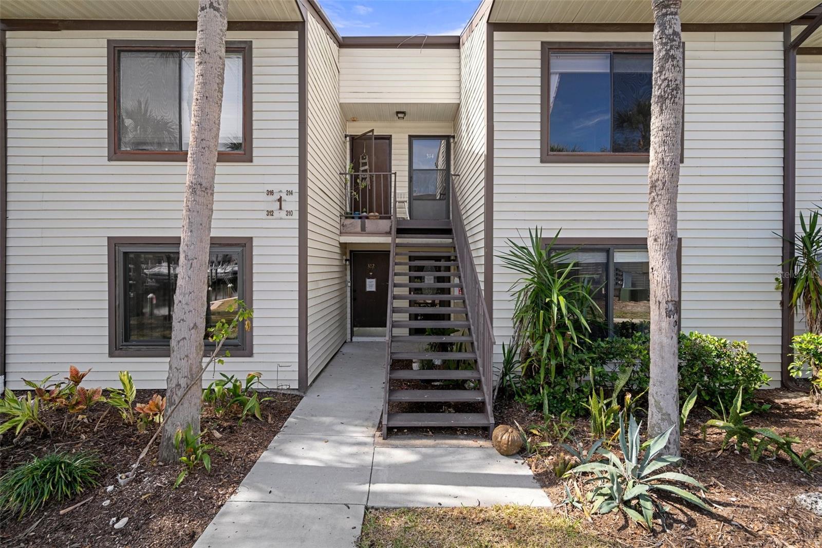 314 MOORINGS COVE DR, TARPON SPRINGS, FL, 34689