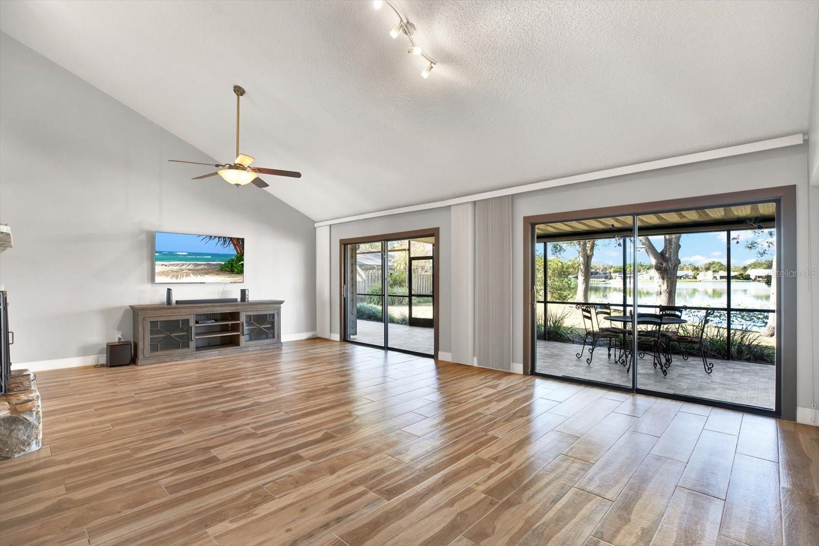 8304 PALMA VISTA LN, TAMPA, FL, 33614