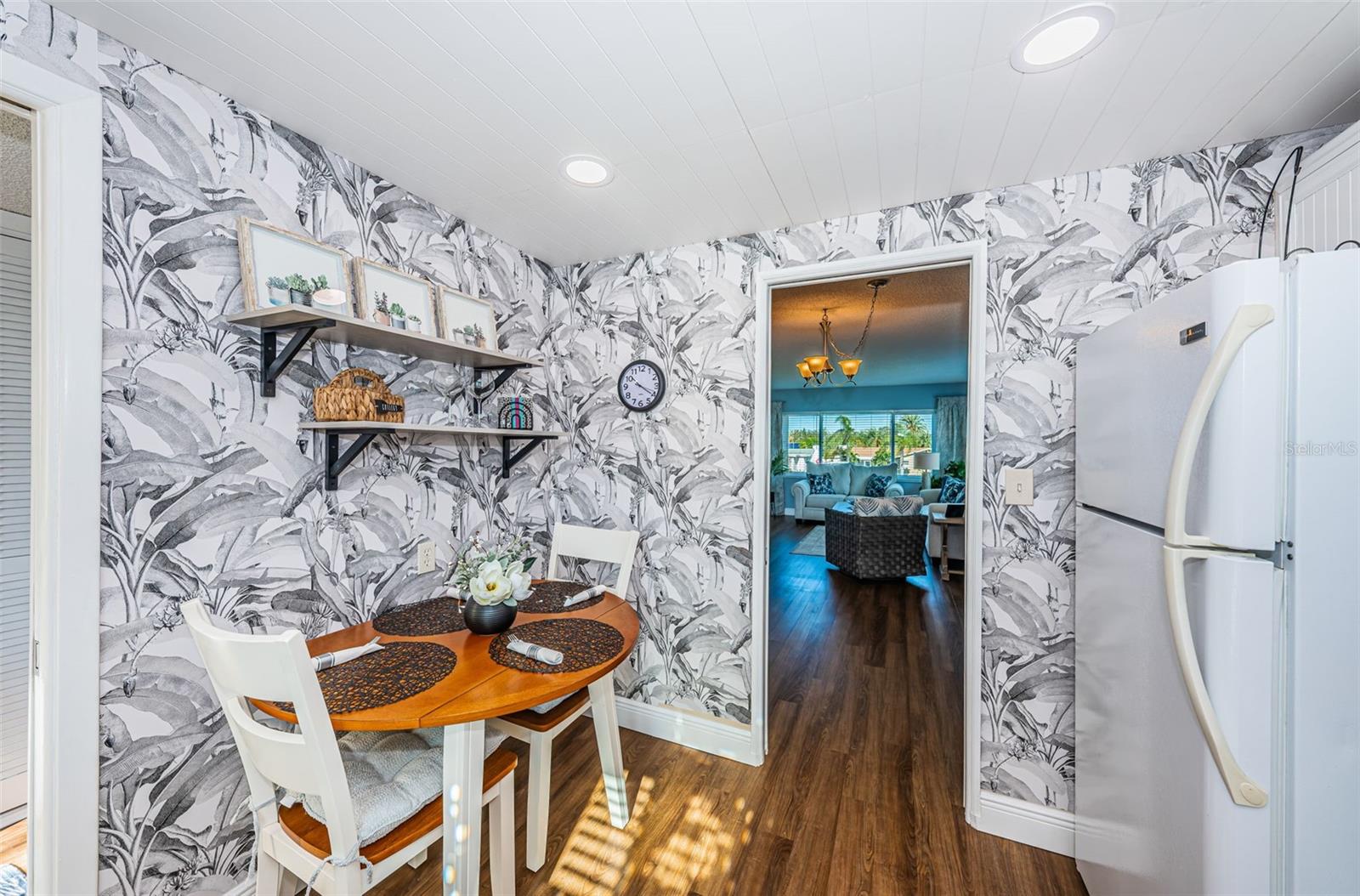 4725 COVE CIR #211, ST PETERSBURG, FL, 33708