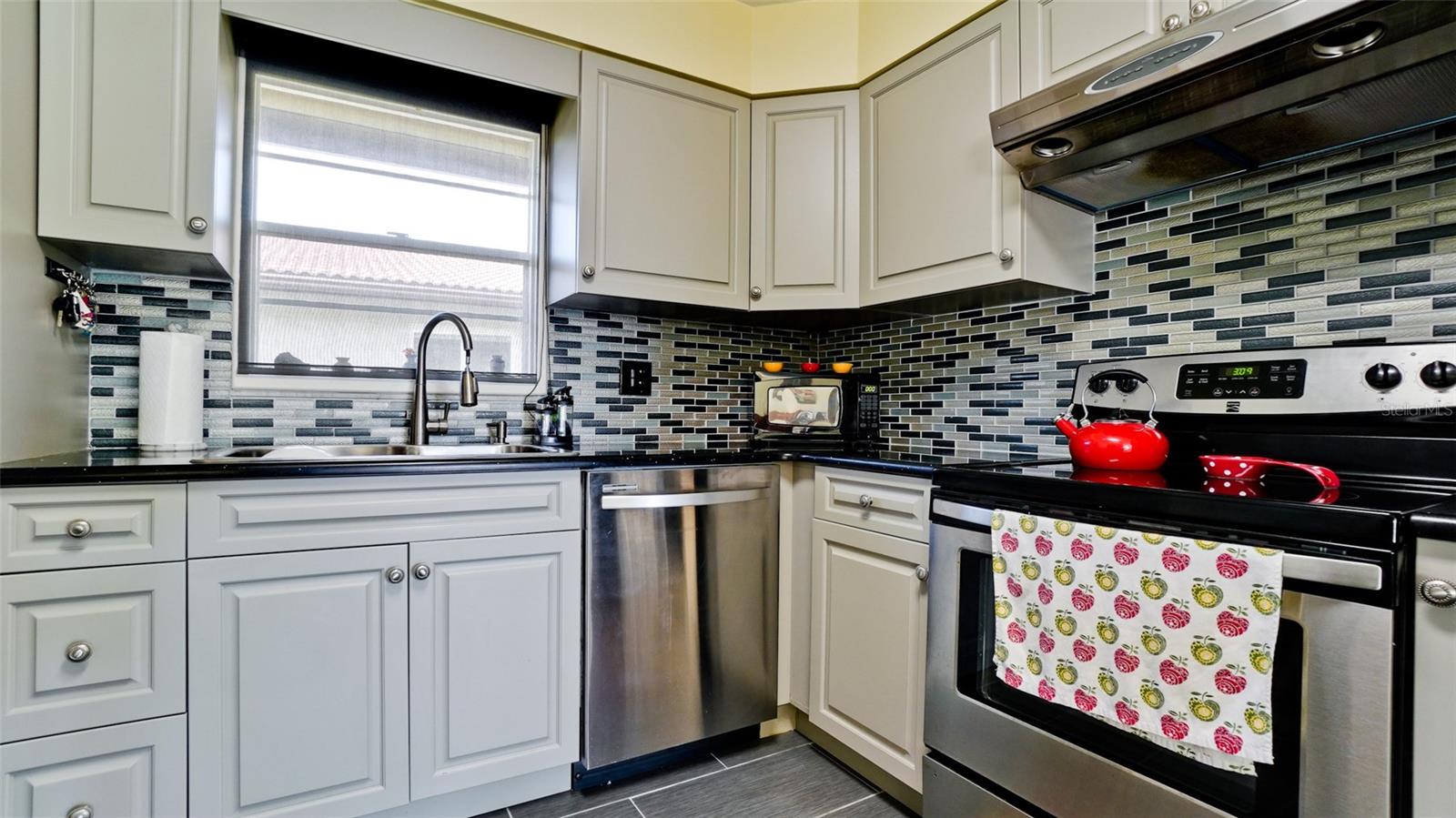 6405 AUBURN AVE #8, BRADENTON, FL, 34207
