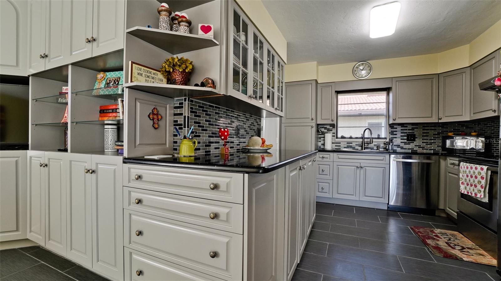 6405 AUBURN AVE #8, BRADENTON, FL, 34207