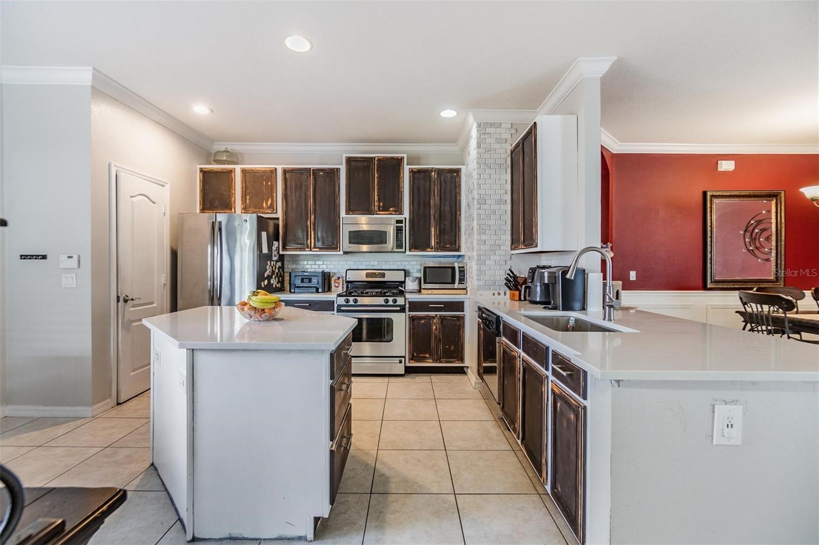 9109 OAK PRIDE CT, TAMPA, FL, 33647