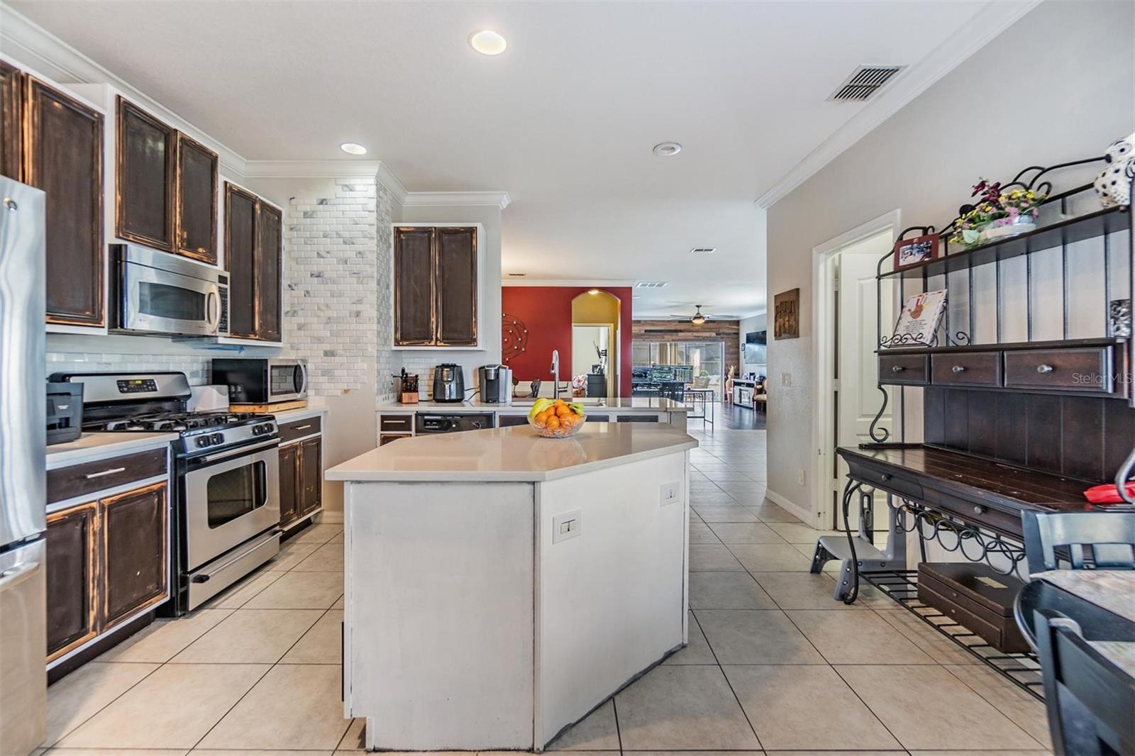 9109 OAK PRIDE CT, TAMPA, FL, 33647