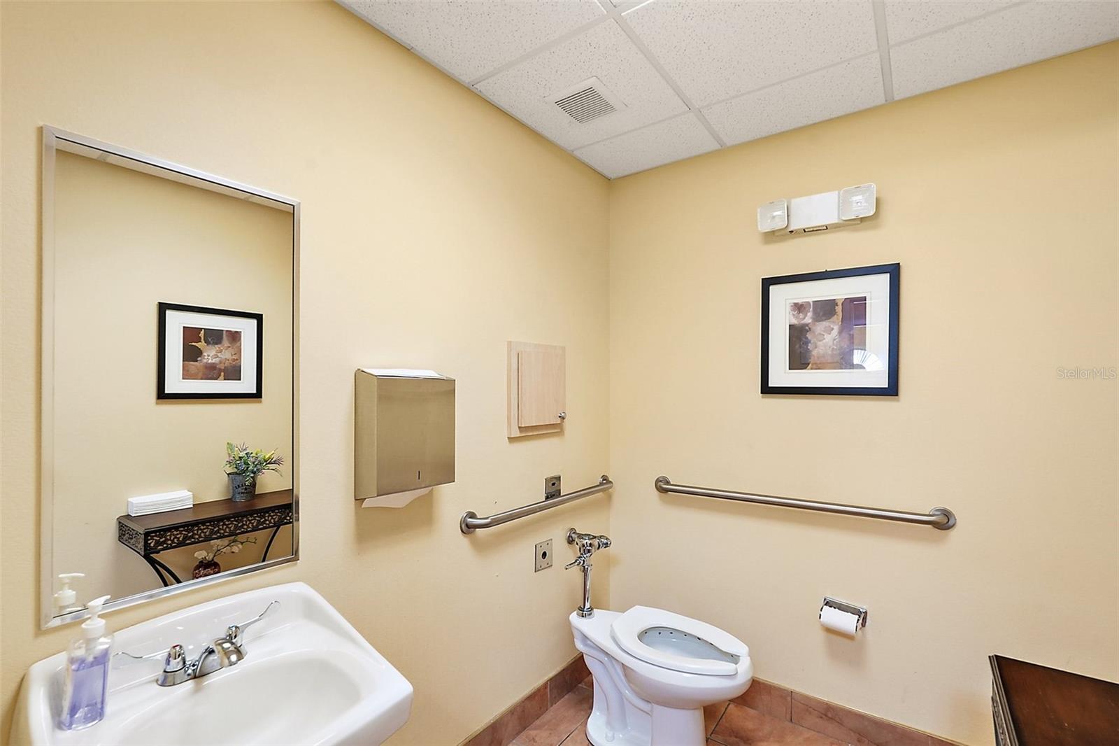 1414 E MAIN ST, LEESBURG, FL, 34748