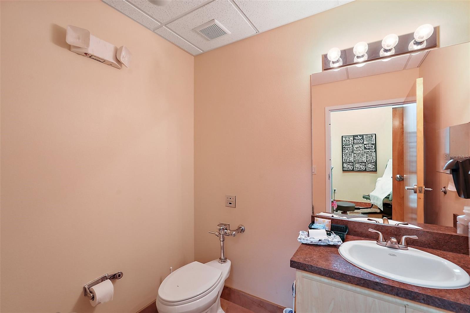 1414 E MAIN ST, LEESBURG, FL, 34748