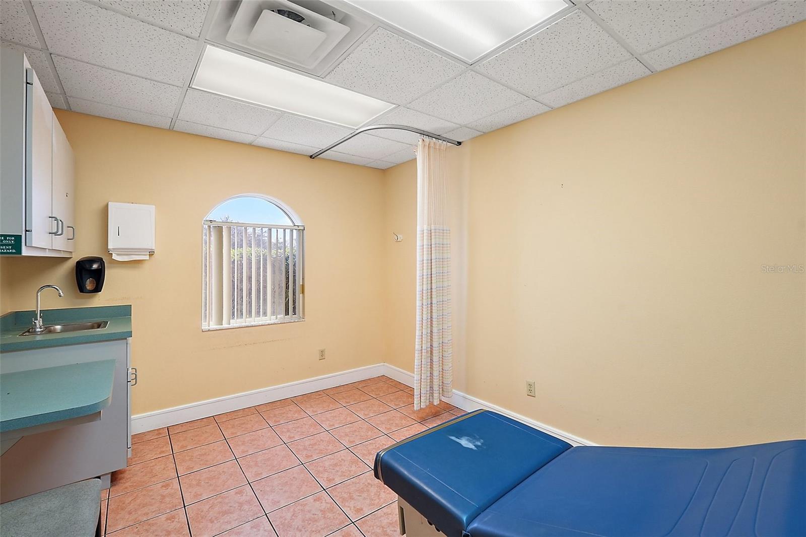 1414 E MAIN ST, LEESBURG, FL, 34748