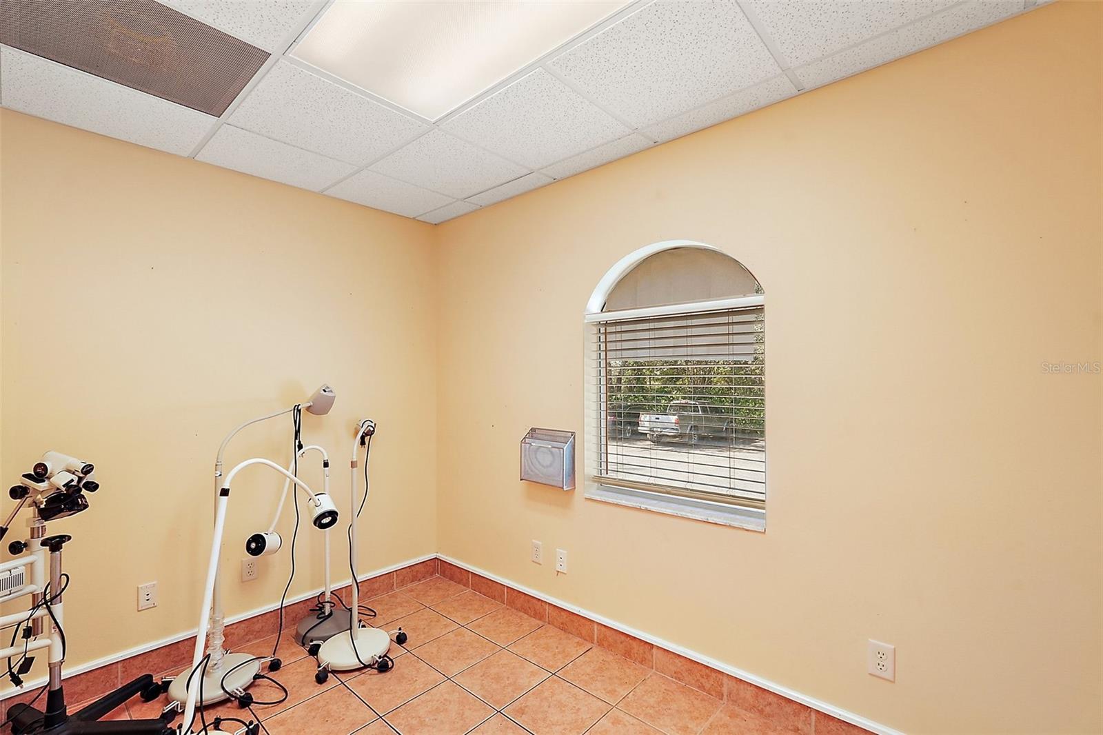 1414 E MAIN ST, LEESBURG, FL, 34748