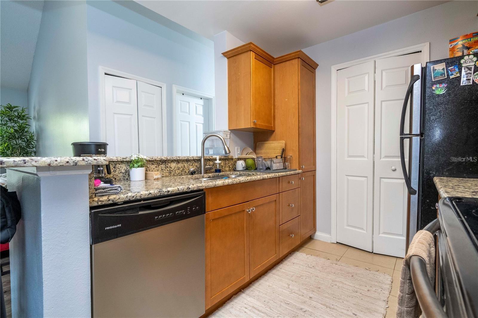 6142 WESTGATE DR #303, ORLANDO, FL, 32835