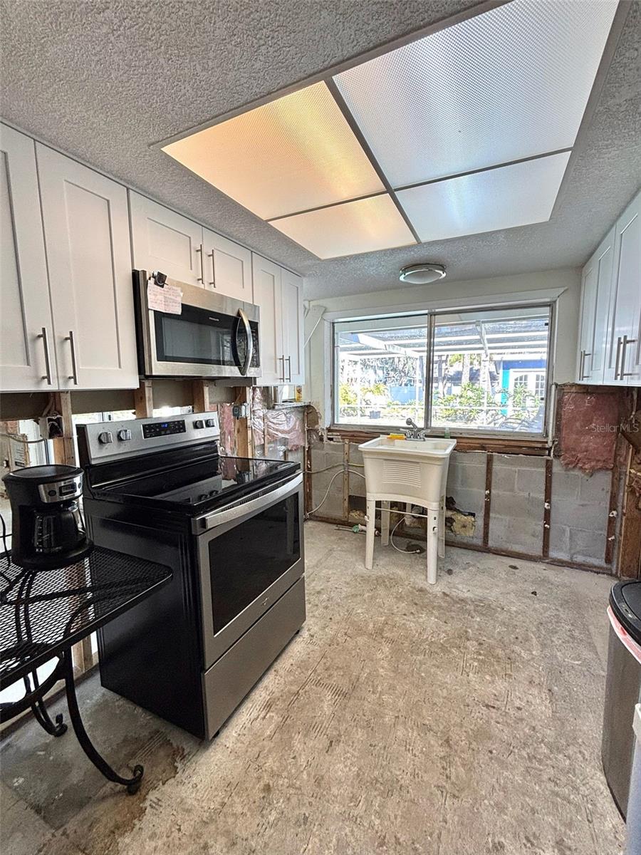 5211 MILLER BAYOU DR, PORT RICHEY, FL, 34668