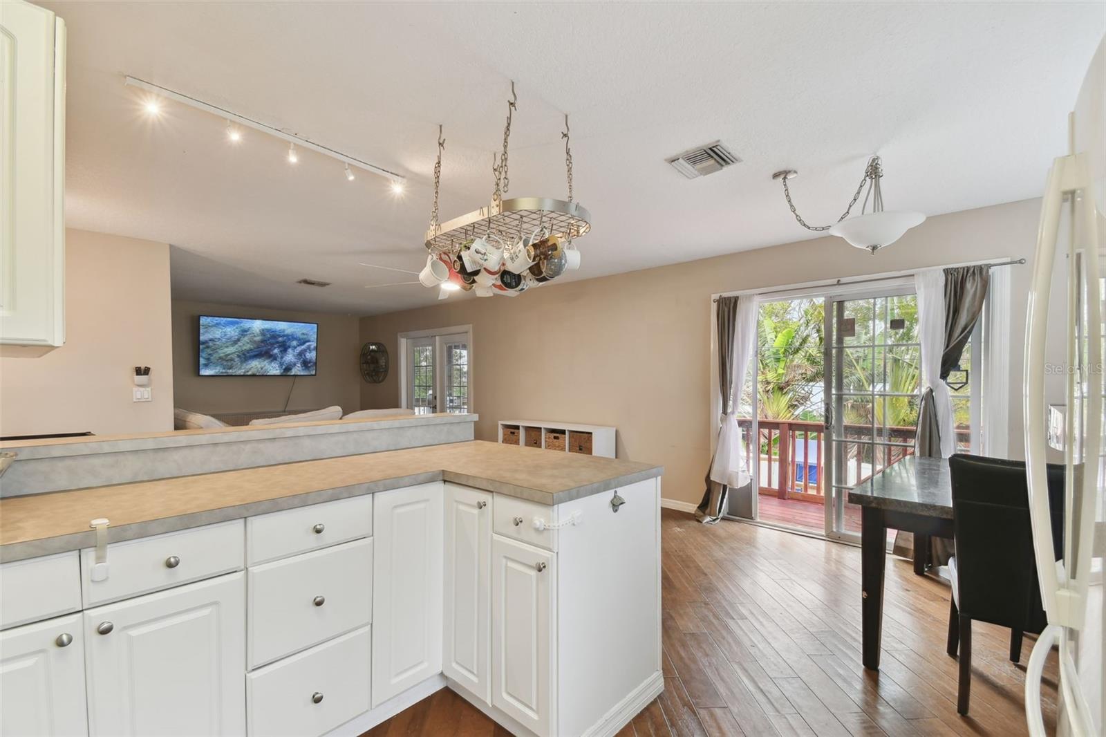 1866 MICHIGAN AVE NE, ST PETERSBURG, FL, 33703
