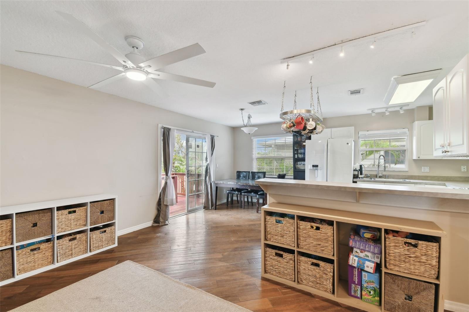 1866 MICHIGAN AVE NE, ST PETERSBURG, FL, 33703
