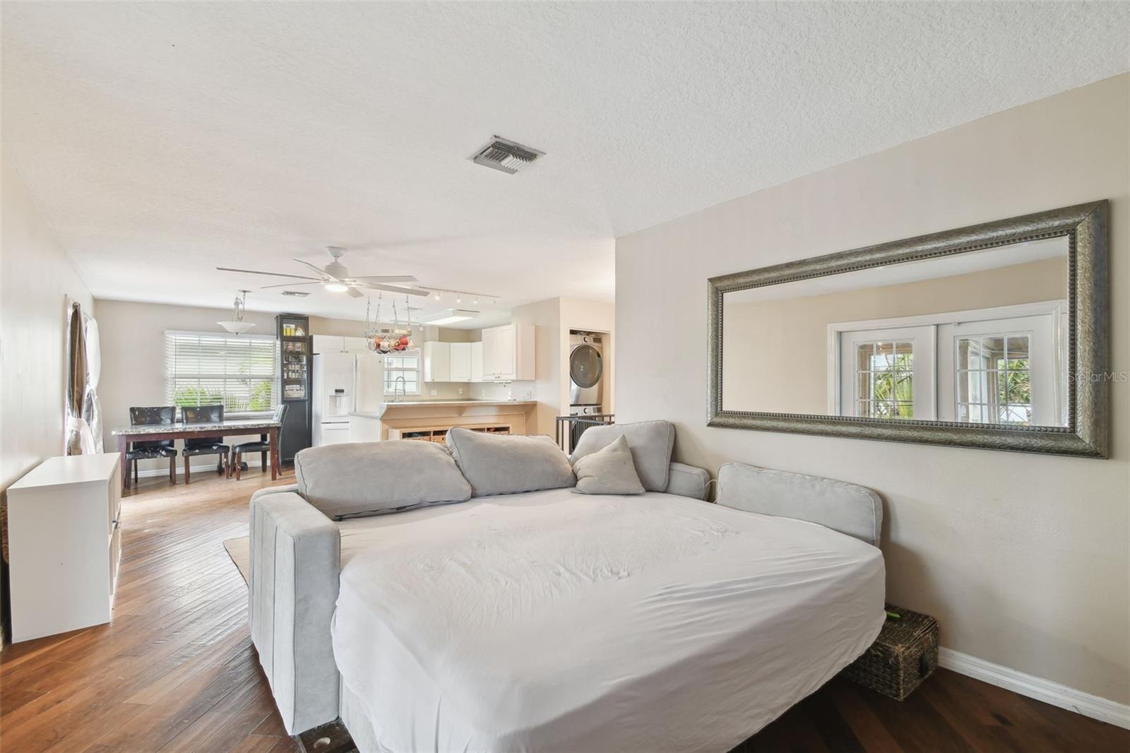 1866 MICHIGAN AVE NE, ST PETERSBURG, FL, 33703