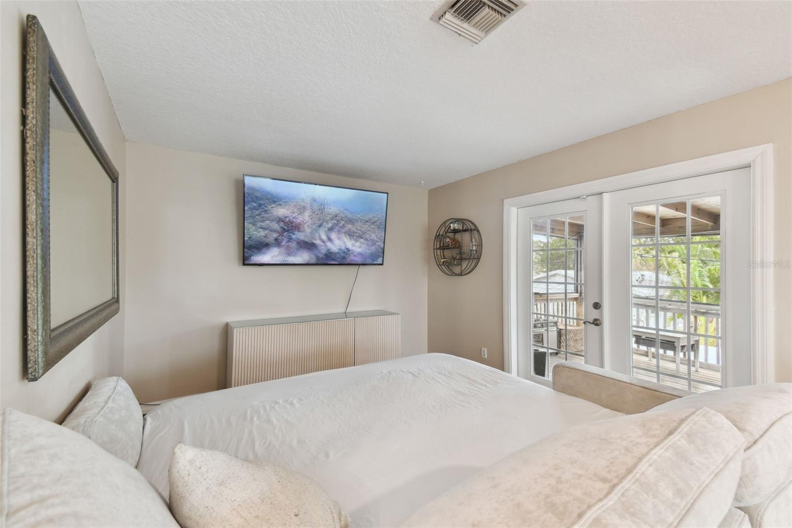 1866 MICHIGAN AVE NE, ST PETERSBURG, FL, 33703