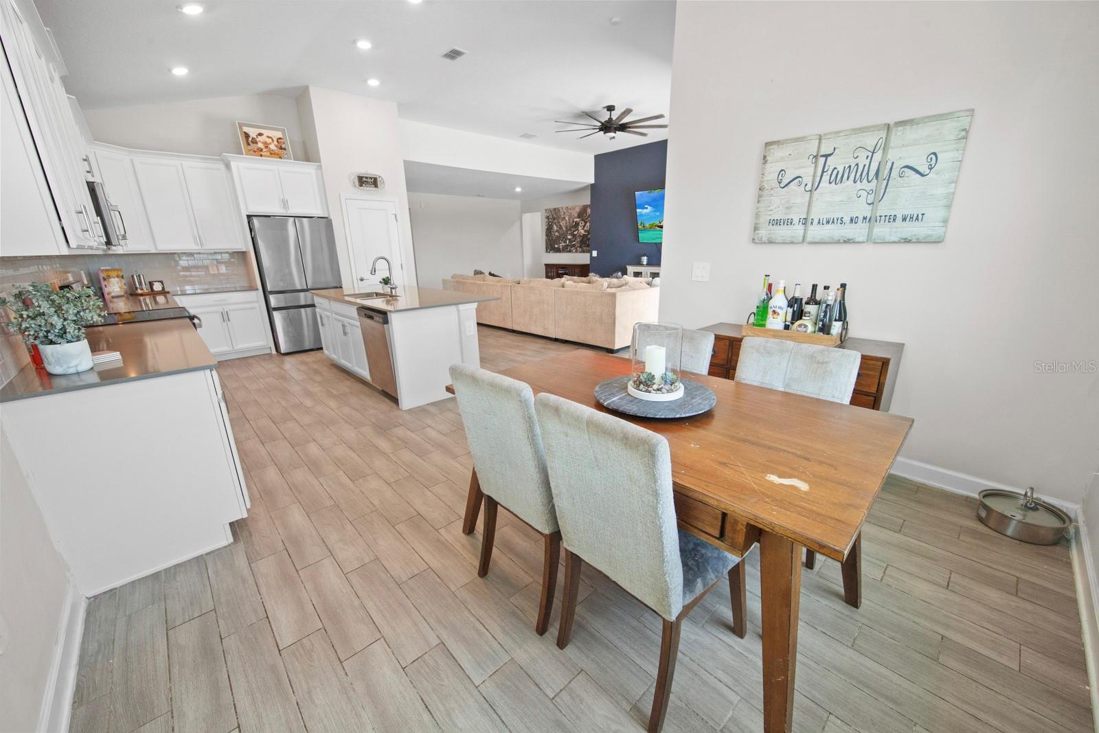 7149 DILLY LAKE AVE, GROVELAND, FL, 34736