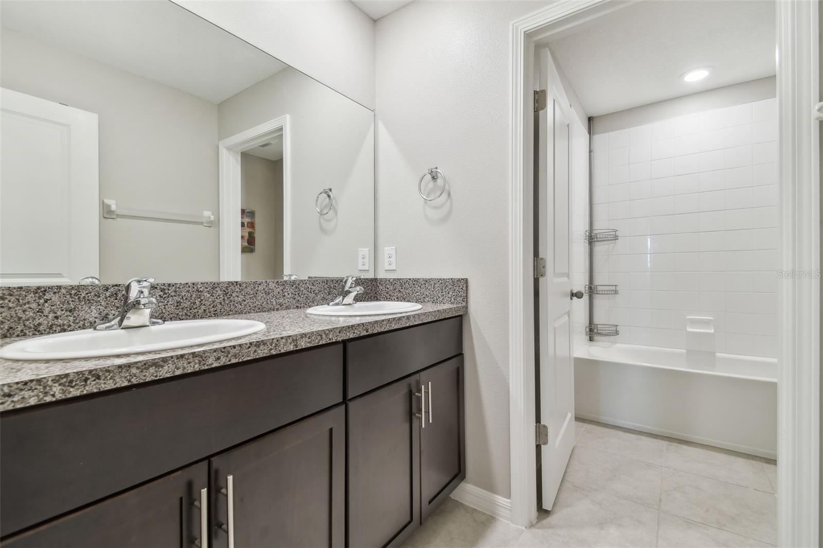 5452 RAINWOOD MEADOWS DR, APOLLO BEACH, FL, 33572