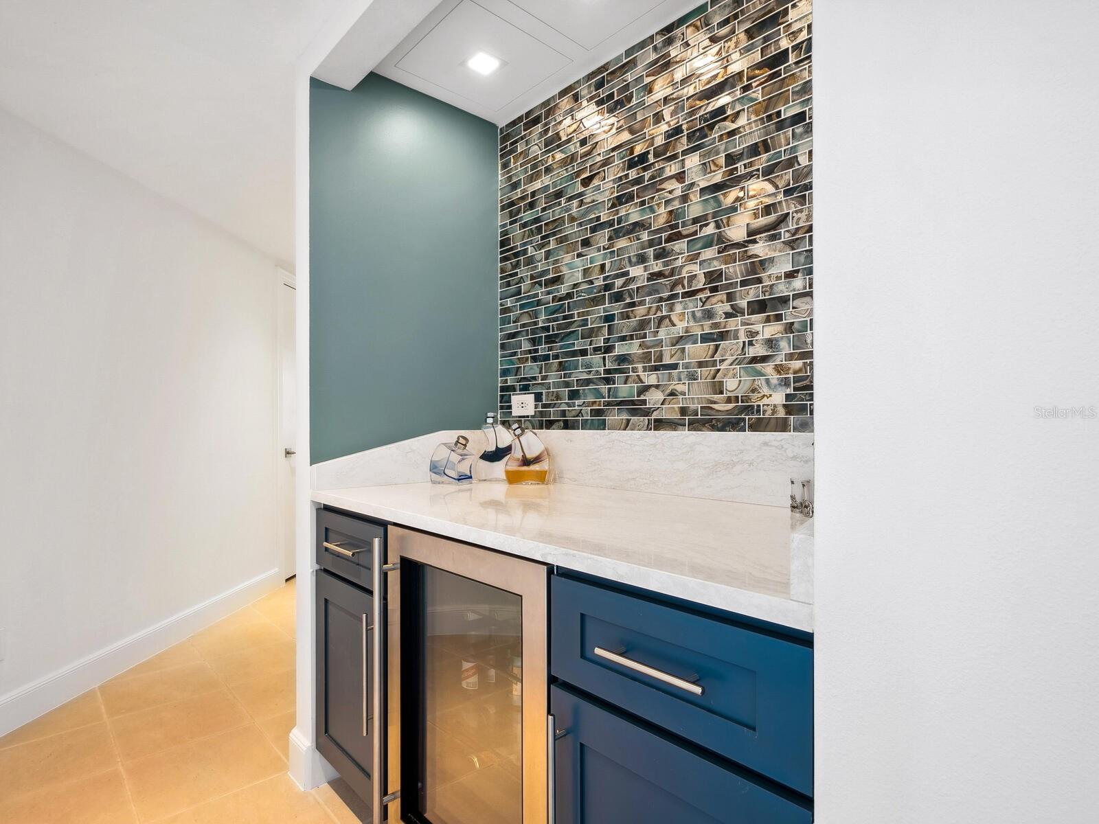 1281 GULF OF MEXICO DR #404, LONGBOAT KEY, FL, 34228