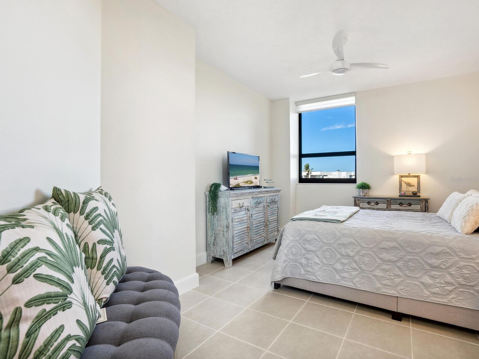 1281 GULF OF MEXICO DR #404, LONGBOAT KEY, FL, 34228