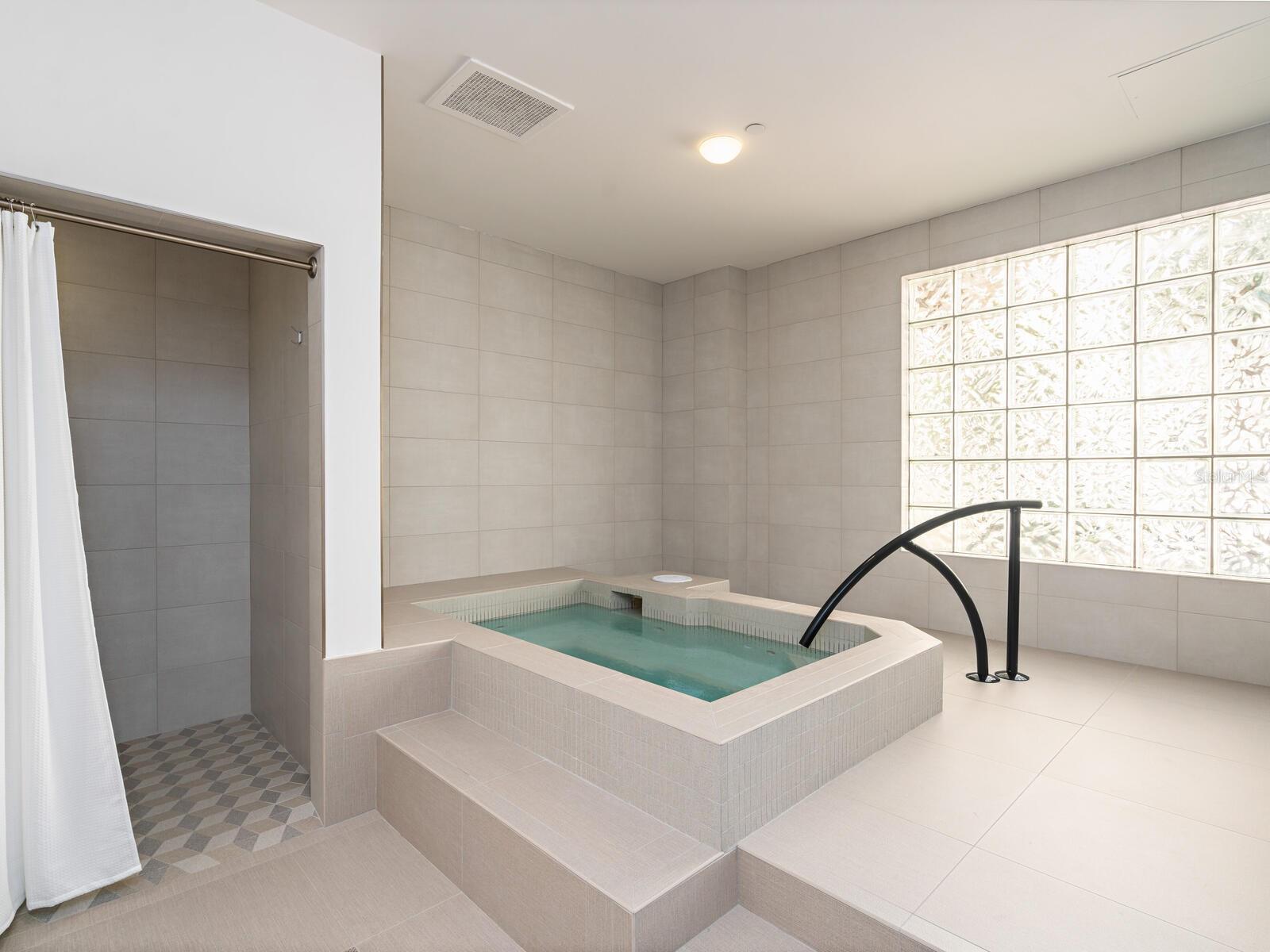 1281 GULF OF MEXICO DR #404, LONGBOAT KEY, FL, 34228