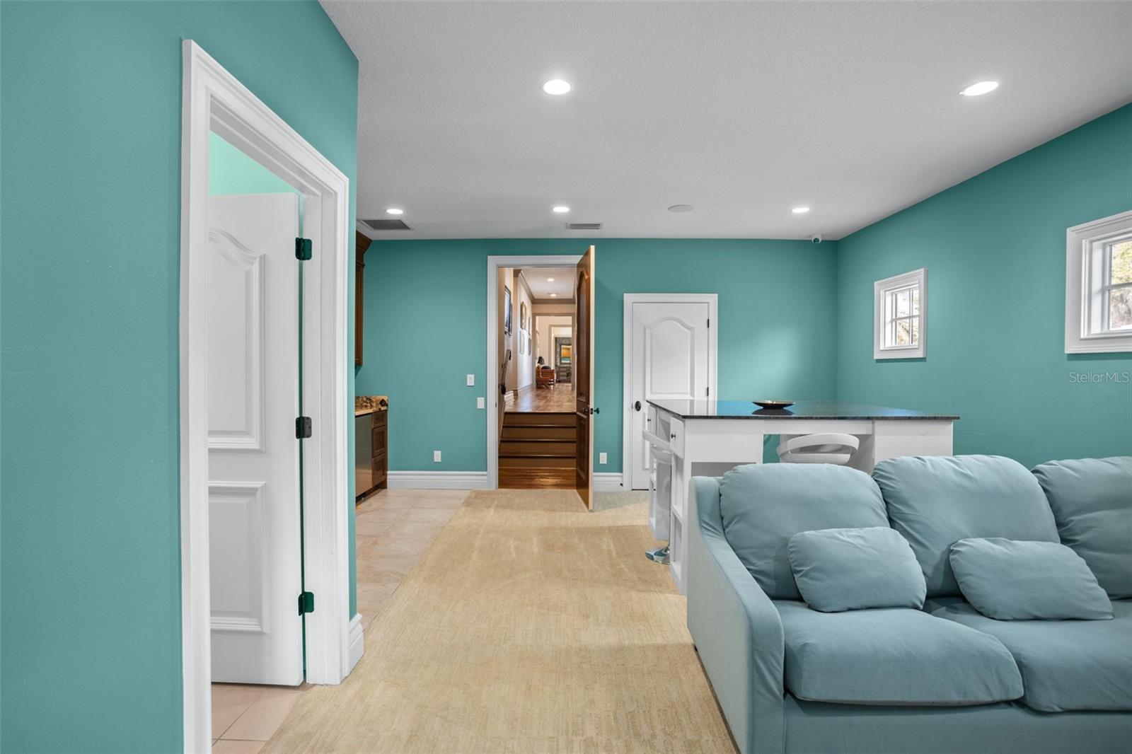 O6275556 Property Photo