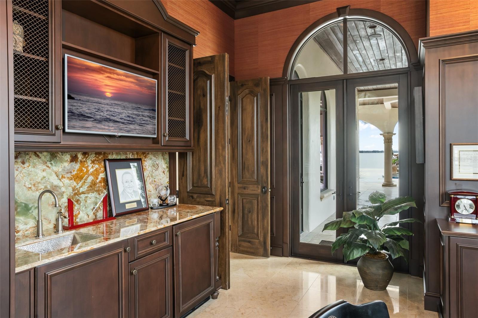 O6275556 Property Photo