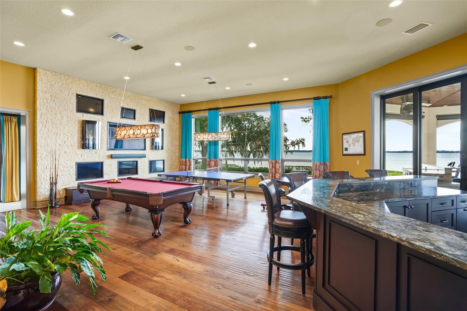O6275556 Property Photo
