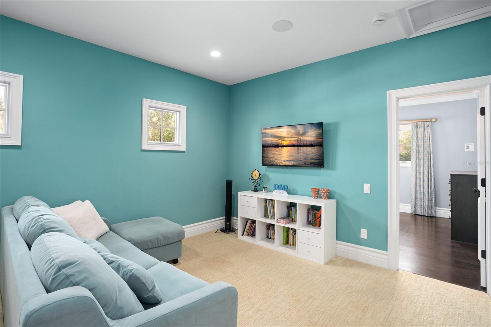 O6275556 Property Photo