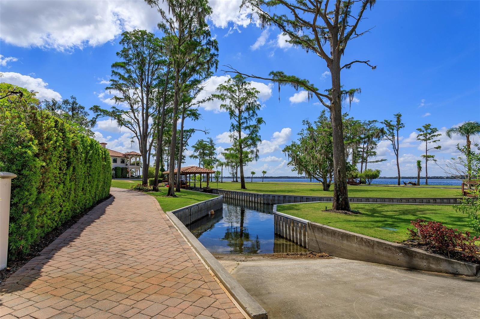 O6275556 Property Photo