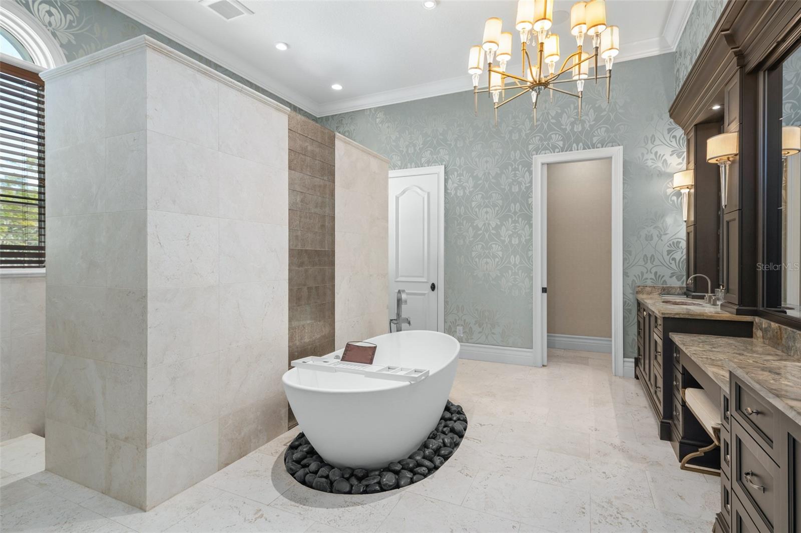 O6275556 Property Photo