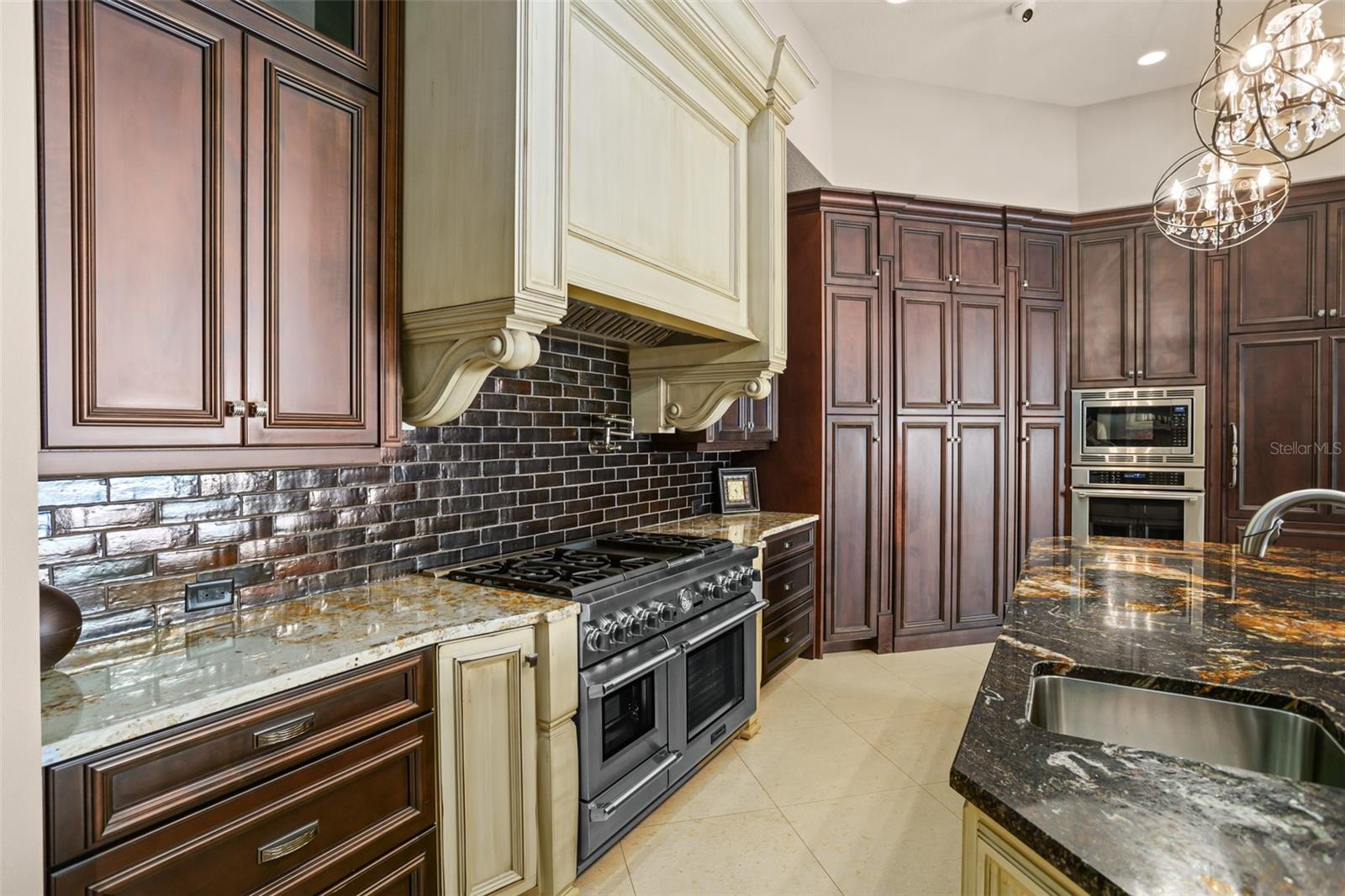 O6275556 Property Photo