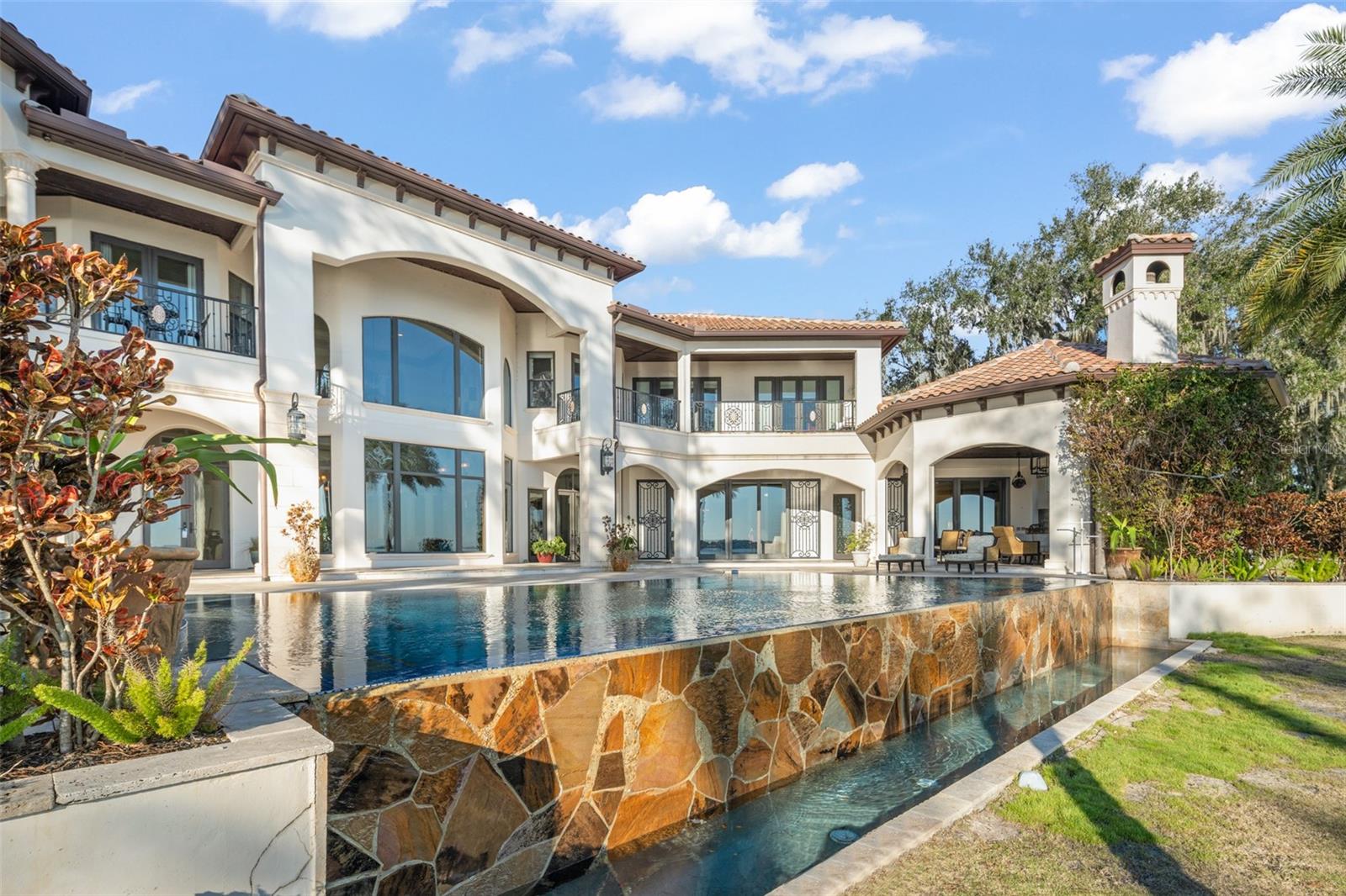 O6275556 Property Photo