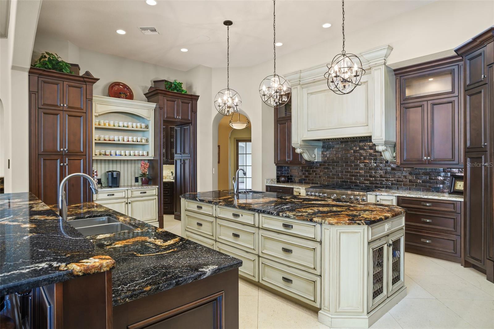 O6275556 Property Photo