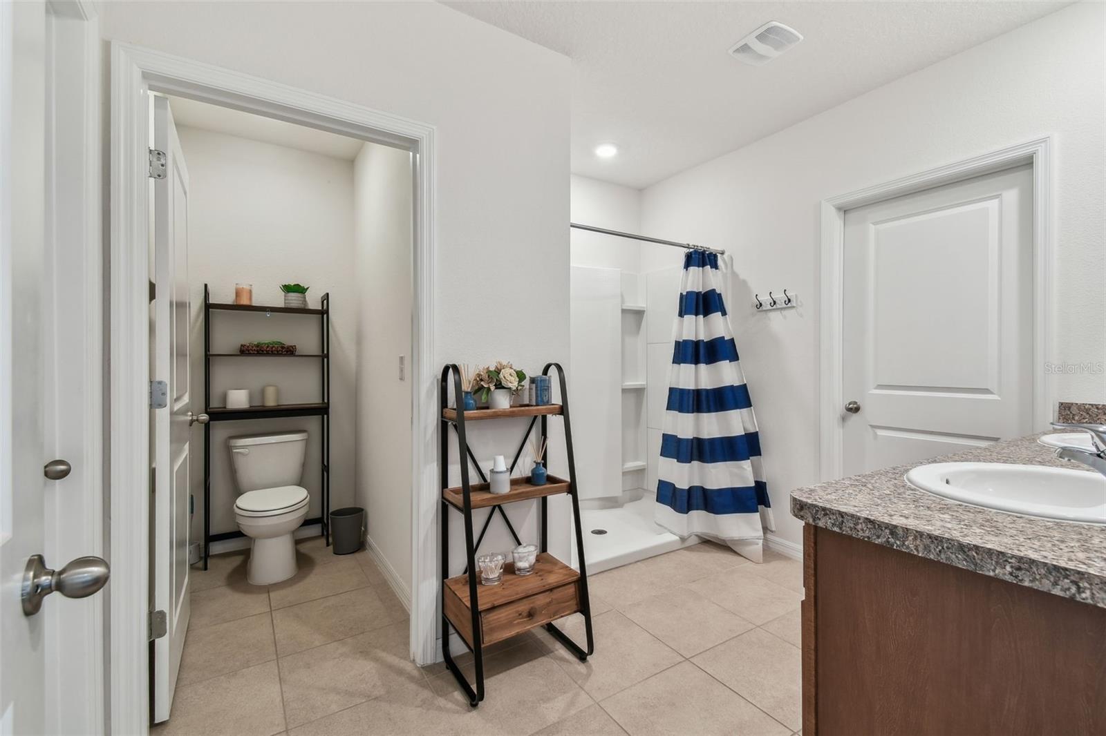 1540 GLEN GROVE LOOP, WESLEY CHAPEL, FL, 33543