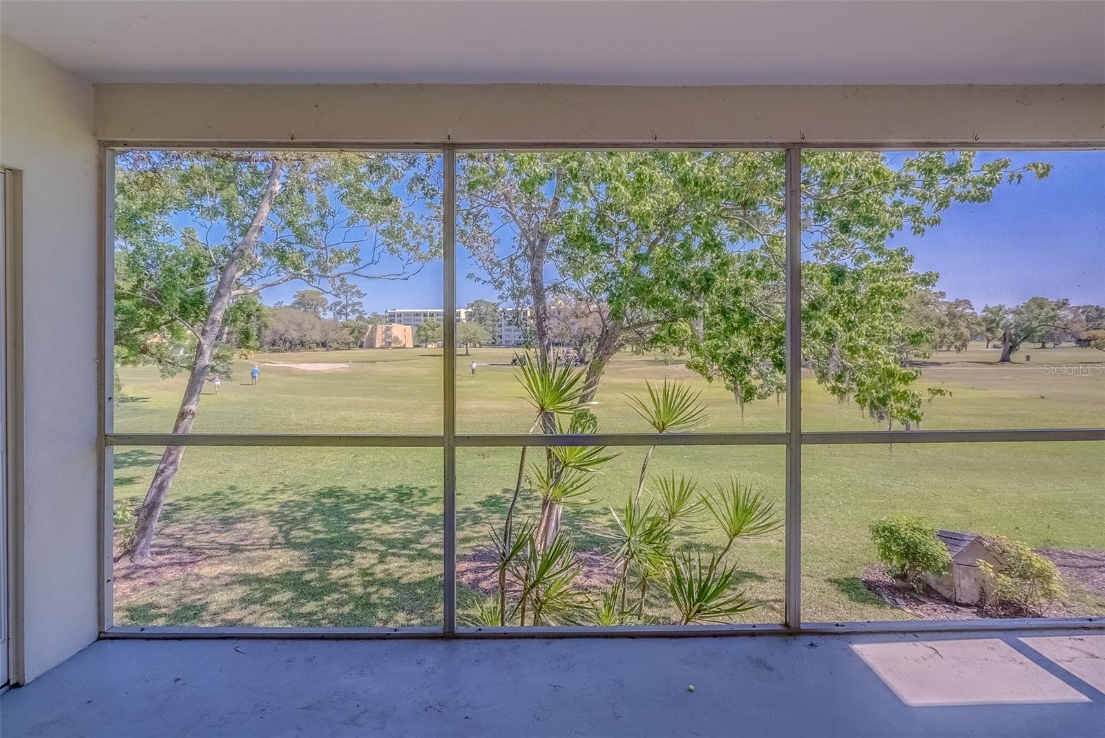 64 COUNTRY CLUB DR, LARGO, FL, 33771