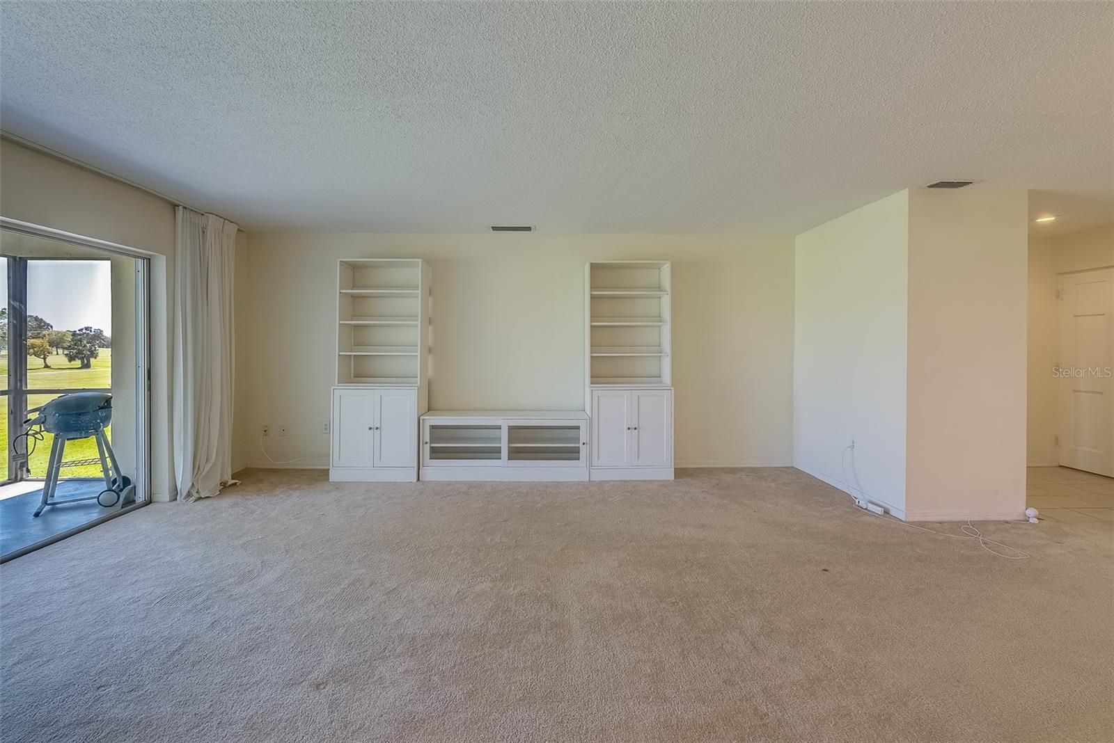 64 COUNTRY CLUB DR, LARGO, FL, 33771